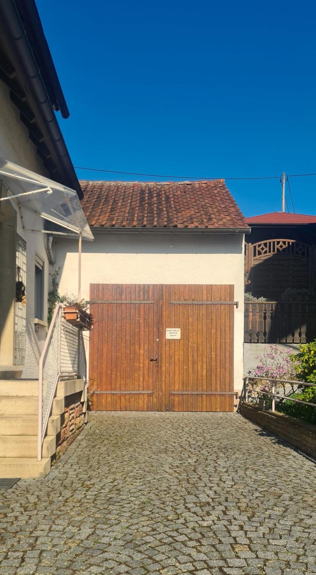 Vintage-neu Teilrenoviert Appartement *